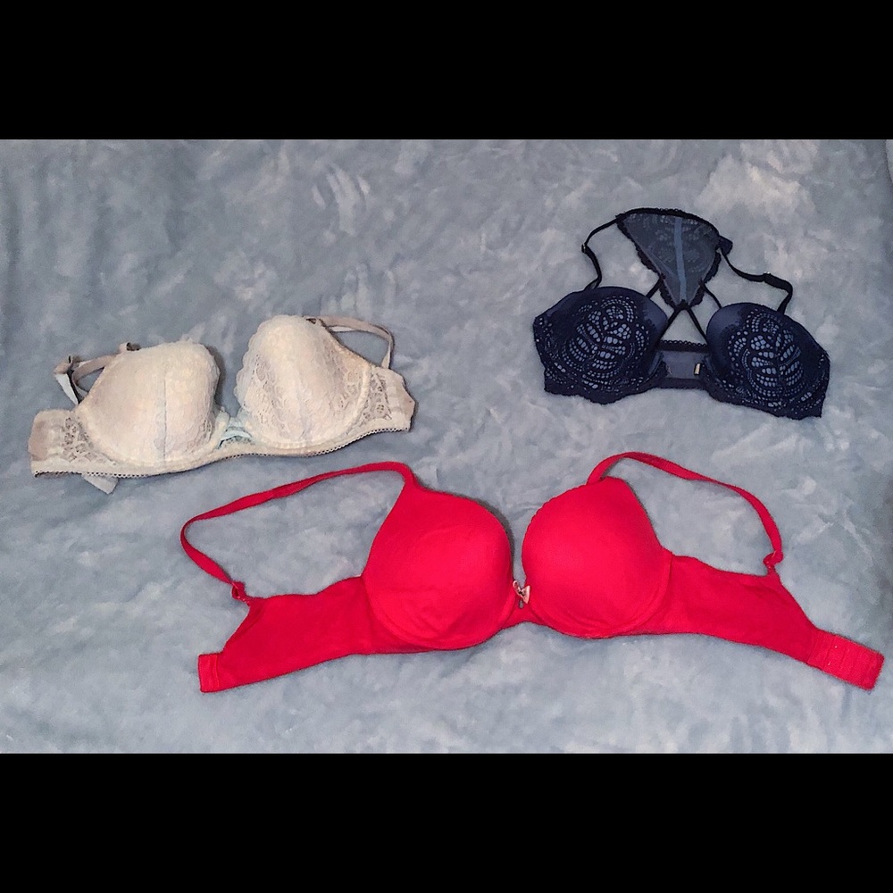 Victoria Secret's bras (2 for $25)